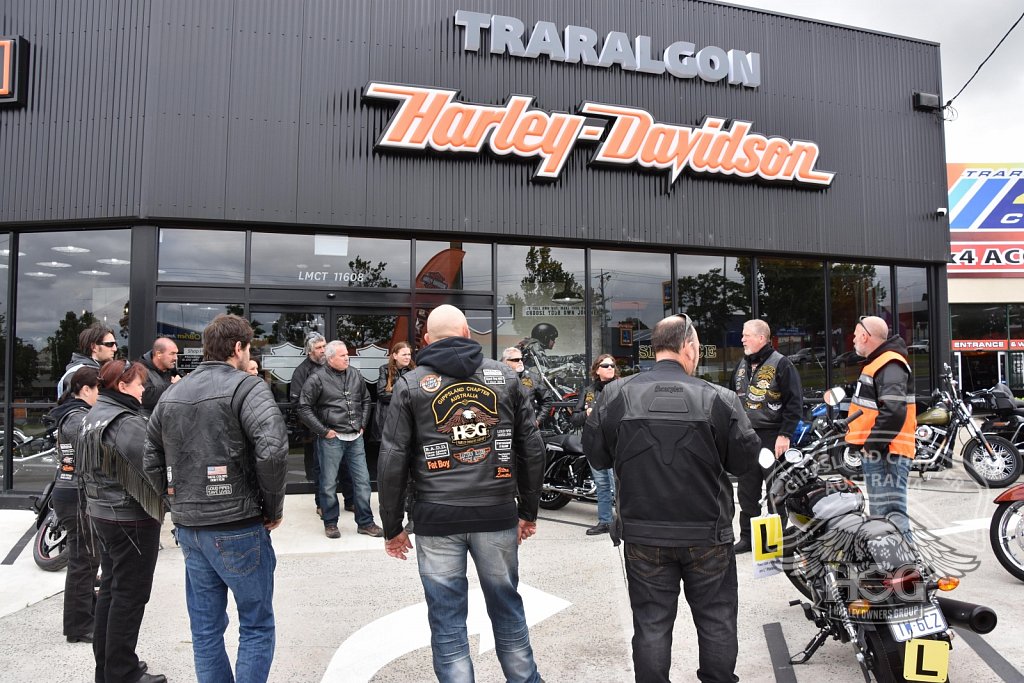 Pre-ride talk at HD 