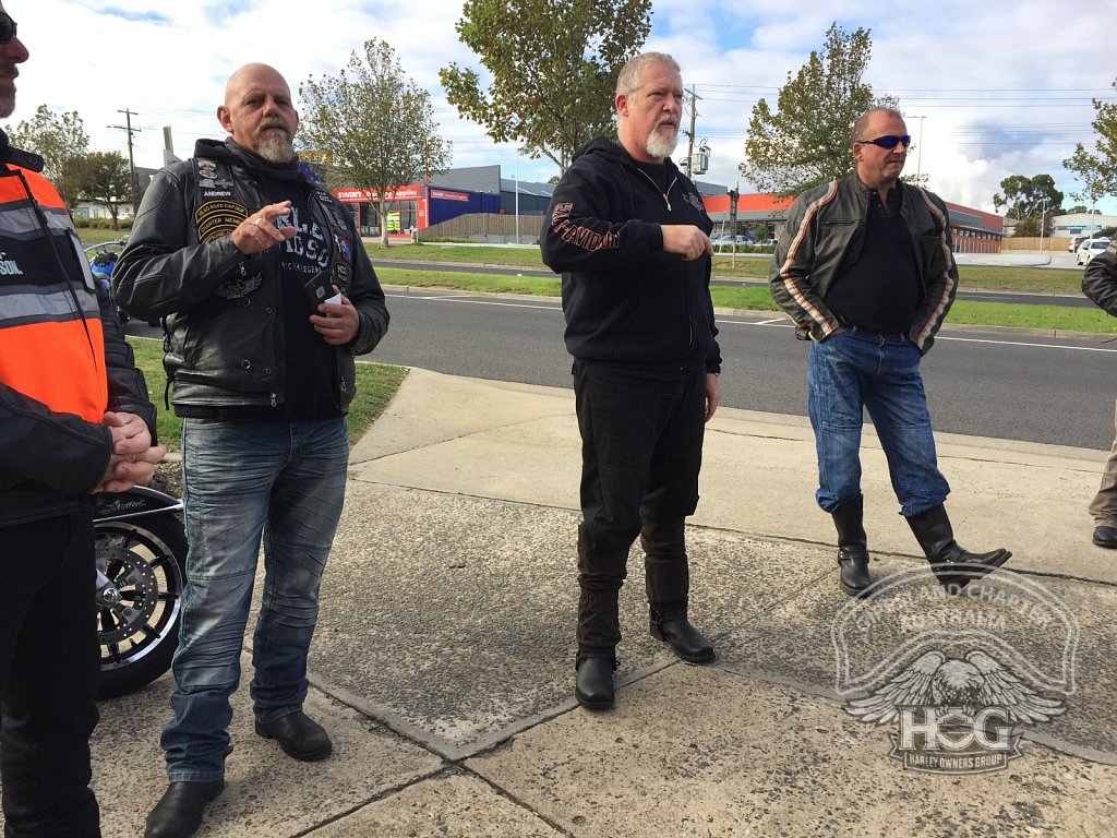 Dave giving pre-ride talk